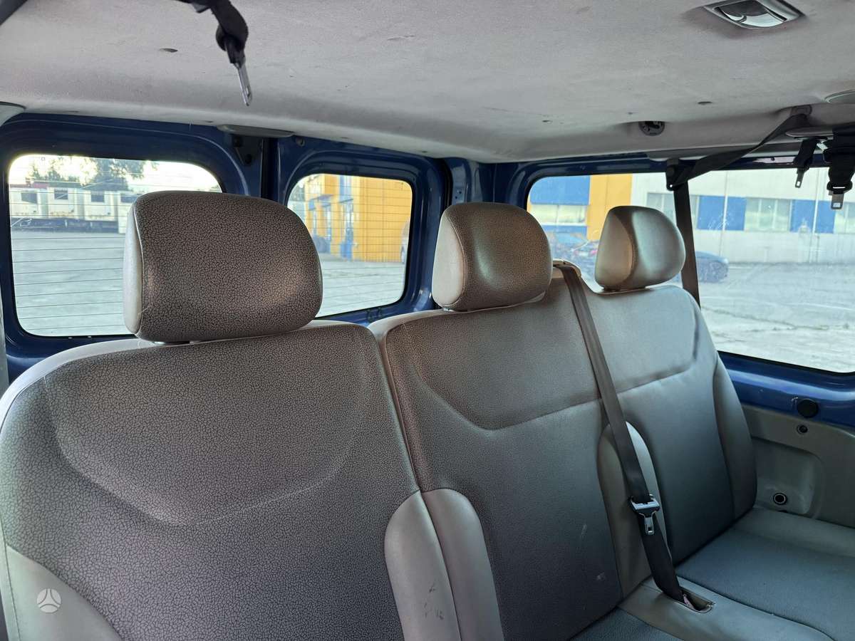 Renault Trafic - 11