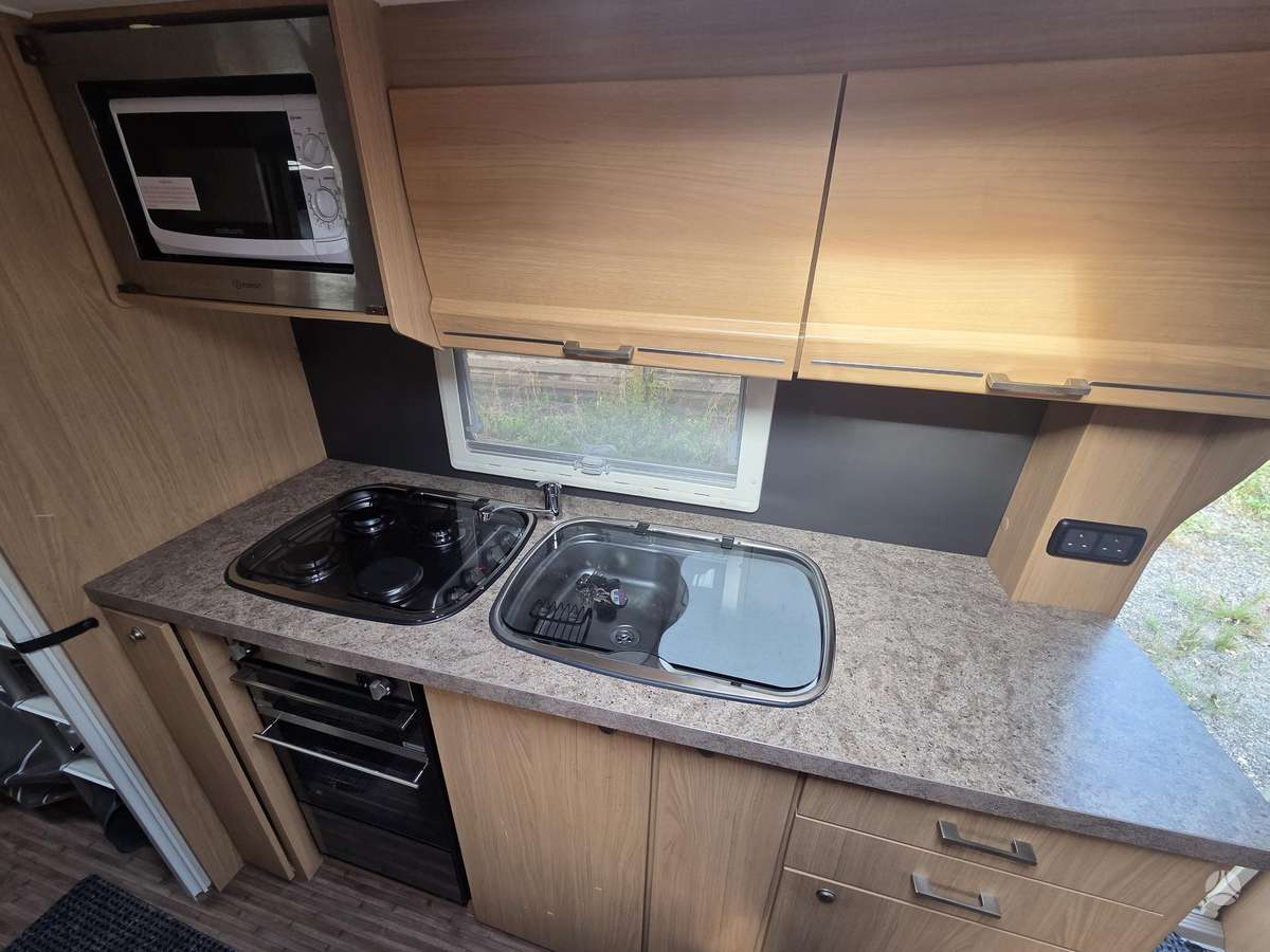 Elddis Crusader, prikabinami nameliai