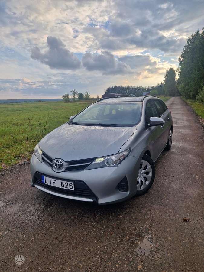Toyota Auris - 1