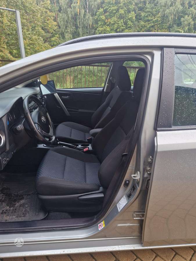 Toyota Auris - 11