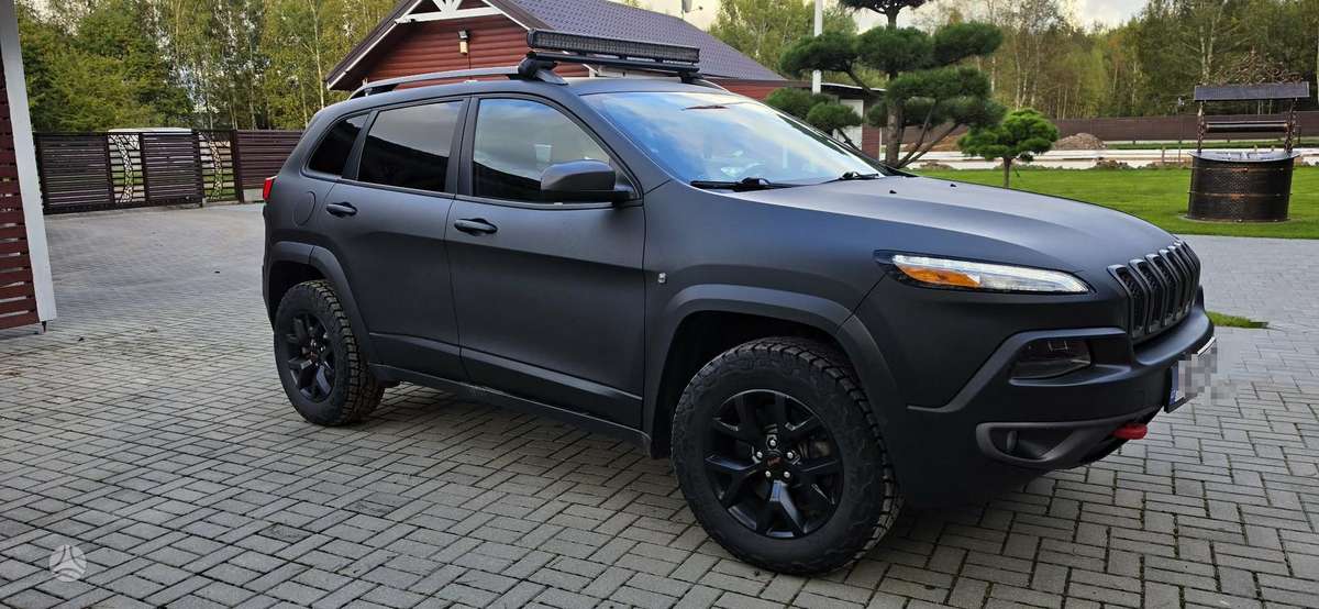 Jeep Cherokee - 3