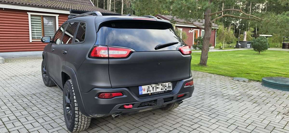 Jeep Cherokee - 5