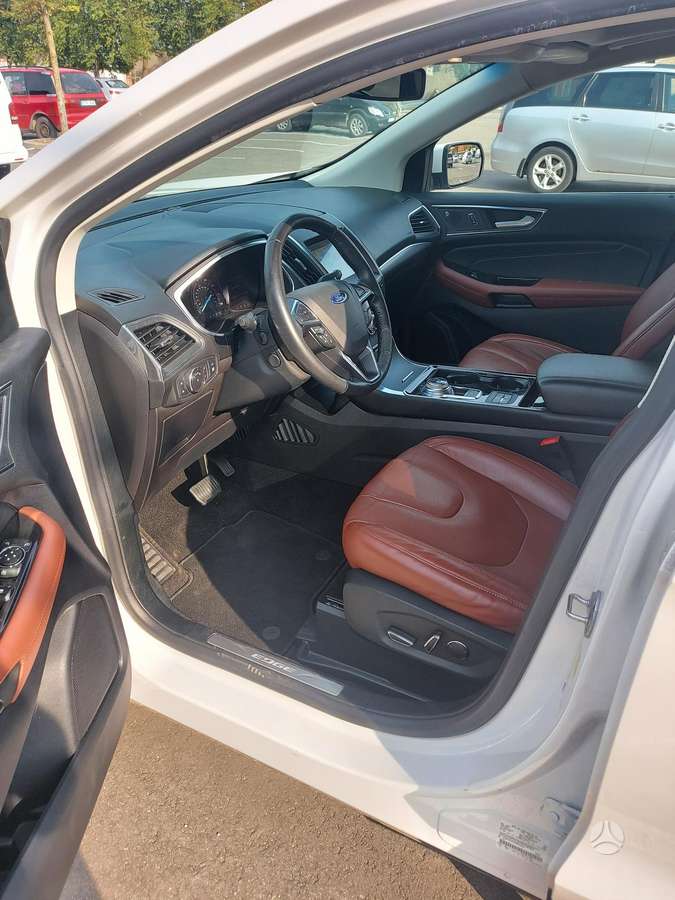Ford Edge - 8