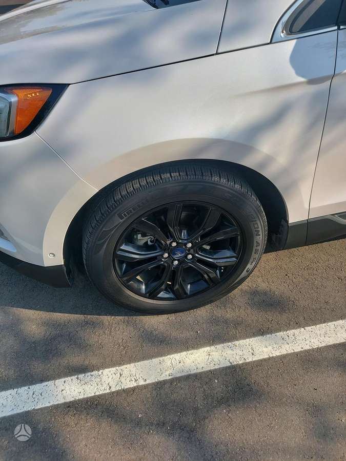 Ford Edge - 7