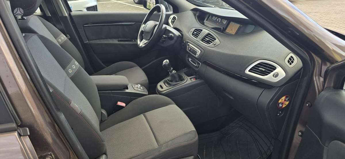 Renault Scenic - 8