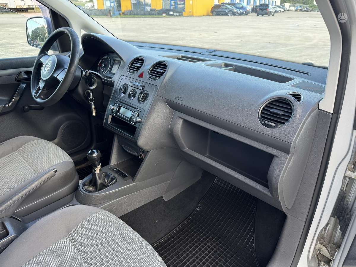 Volkswagen Caddy Maxi - 8