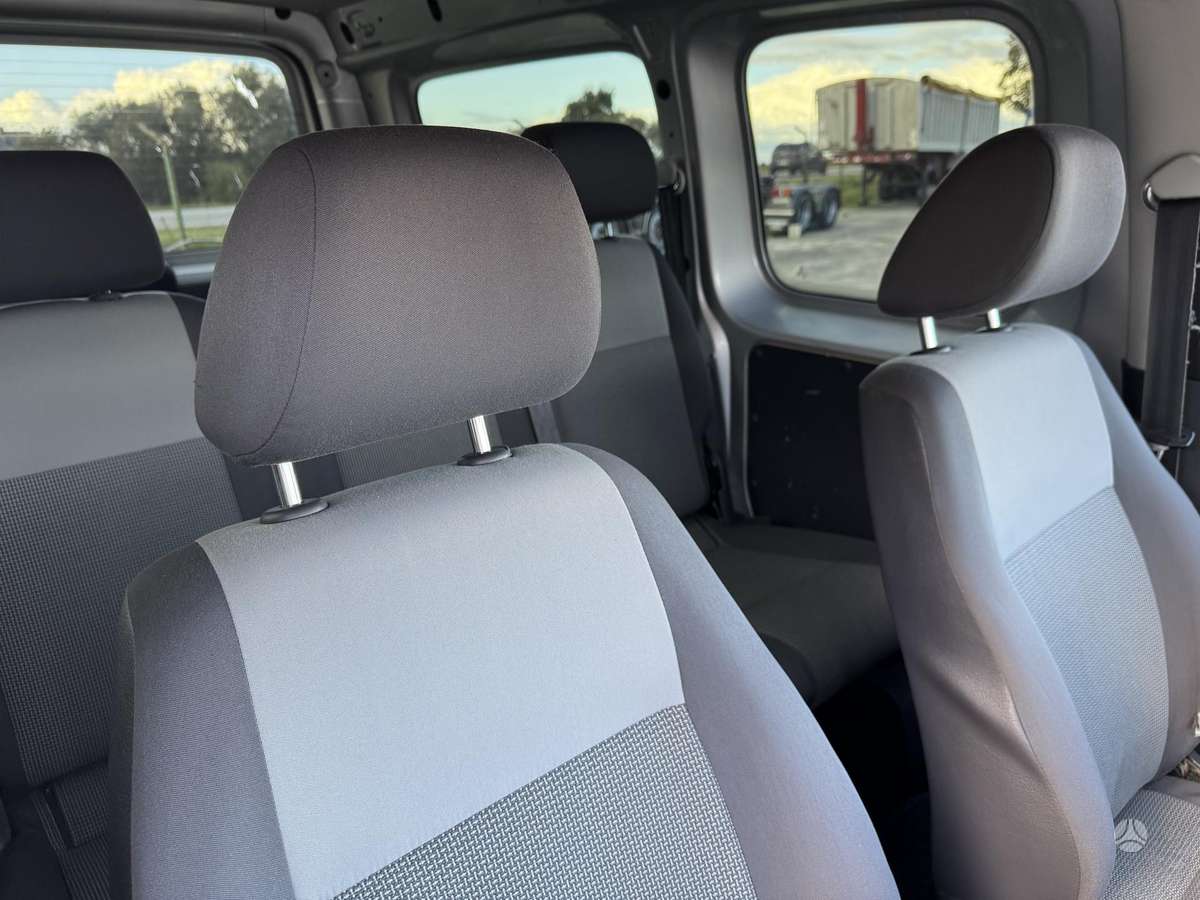 Volkswagen Caddy Maxi - 11
