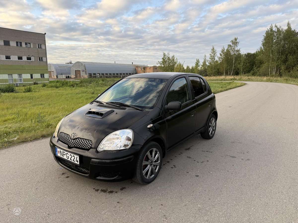 Toyota Yaris - 1