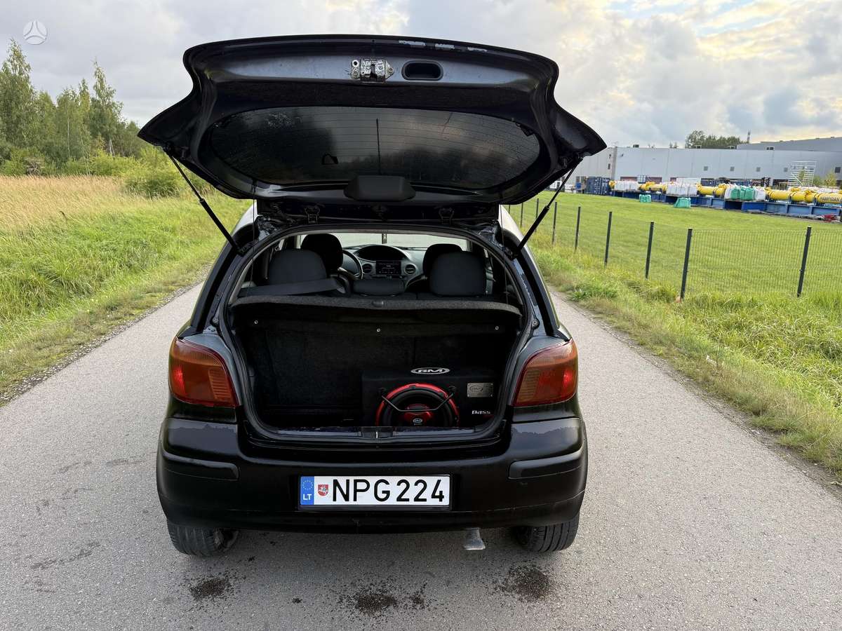 Toyota Yaris - 9
