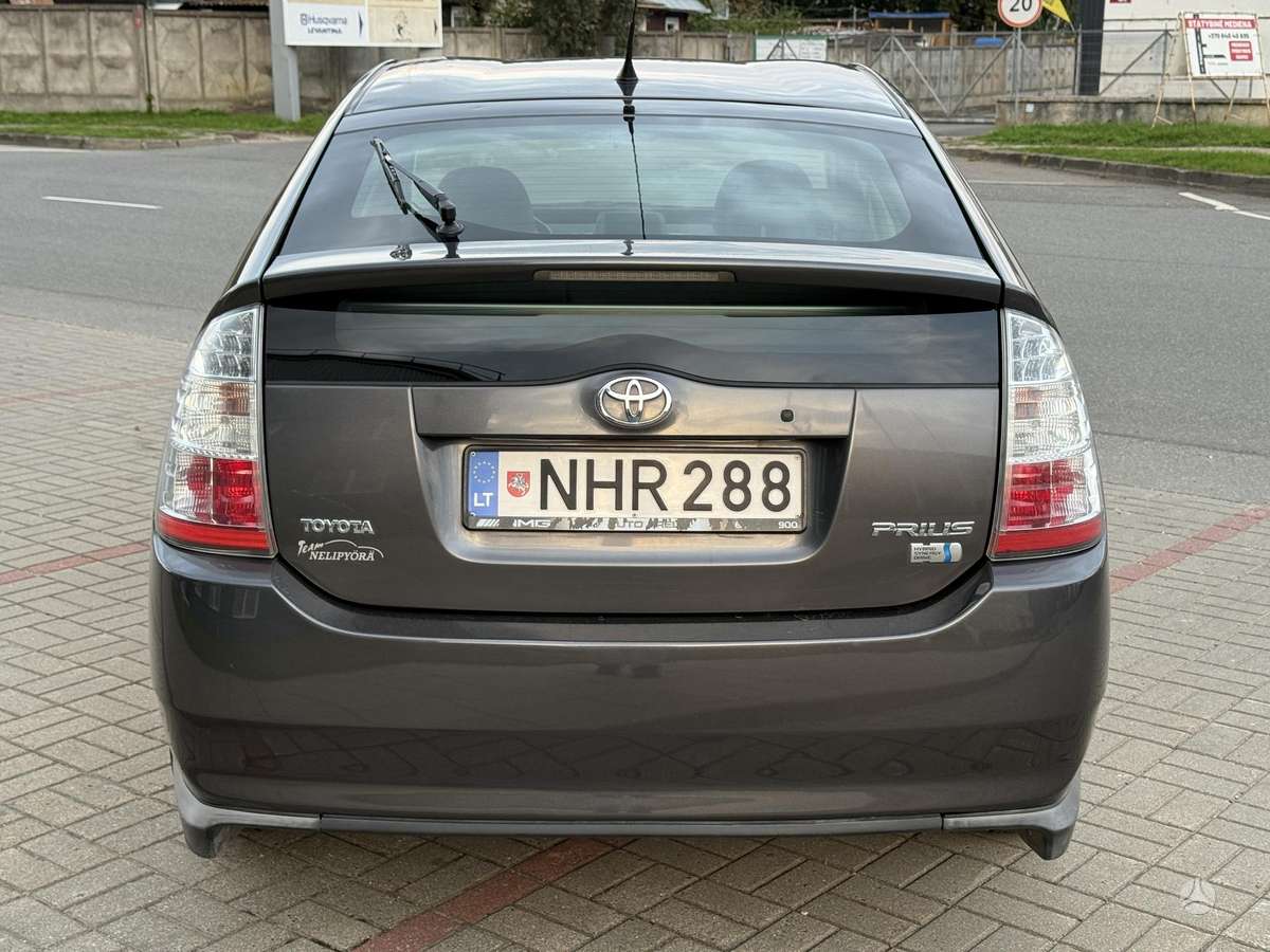 Toyota Prius - 5