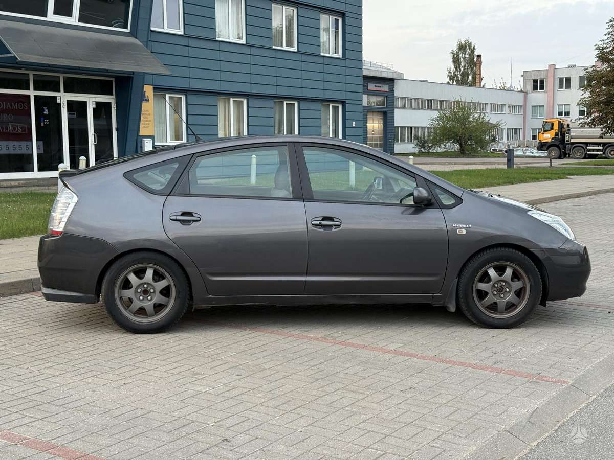Toyota Prius - 7