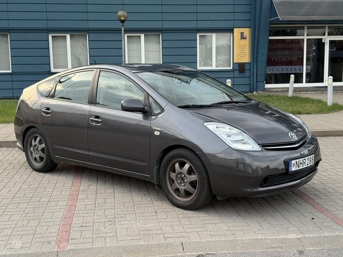 Toyota Prius - 1