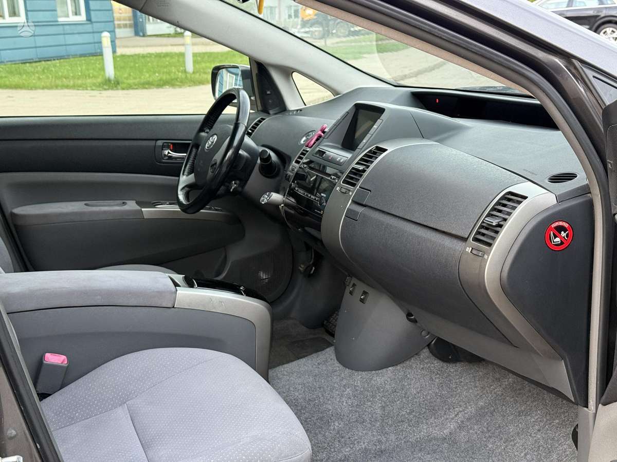 Toyota Prius - 8