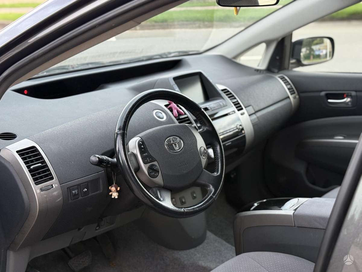 Toyota Prius - 12