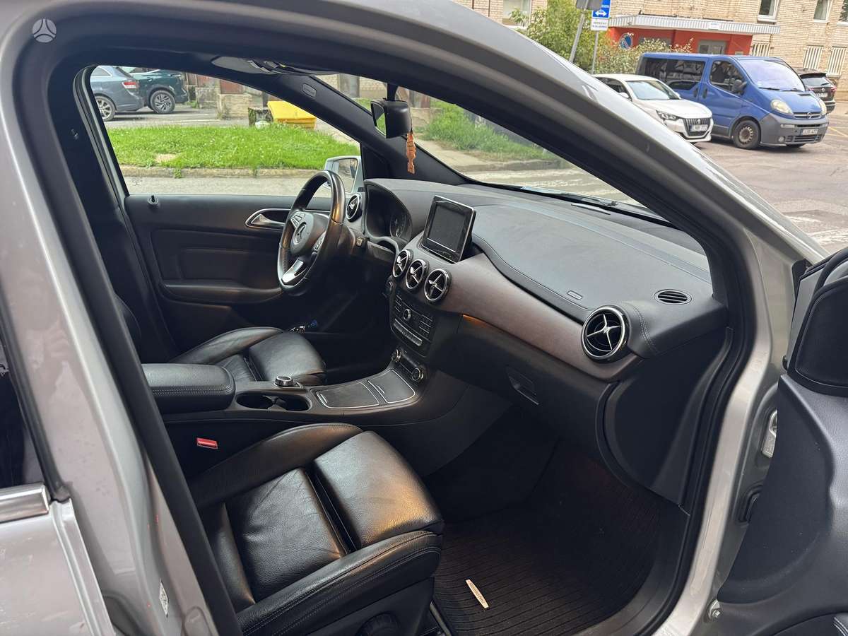 Mercedes-Benz B Electric Drive - 11