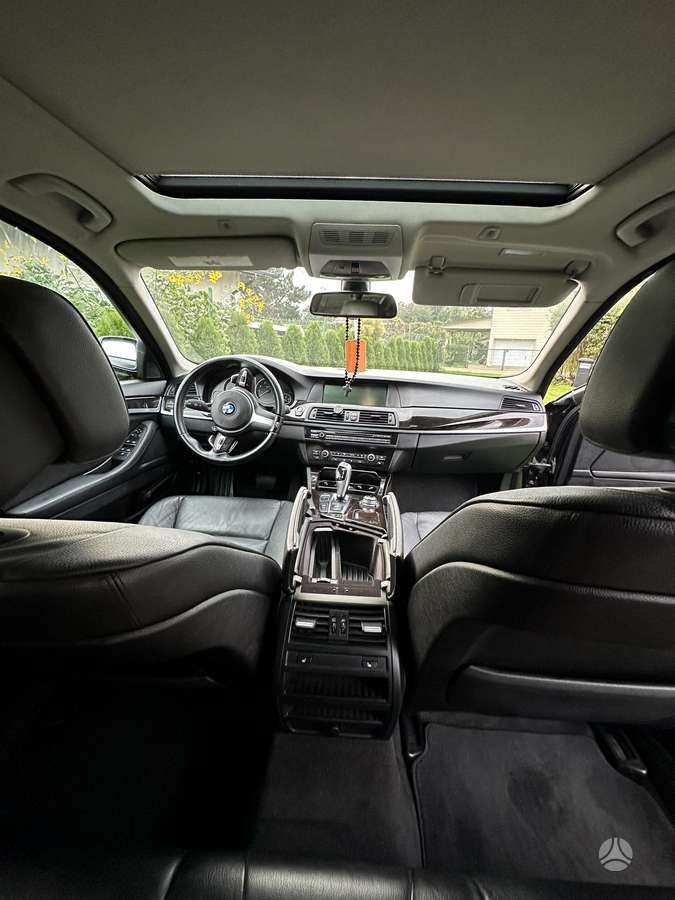 BMW 528, 2.0 l., saloon / sedan