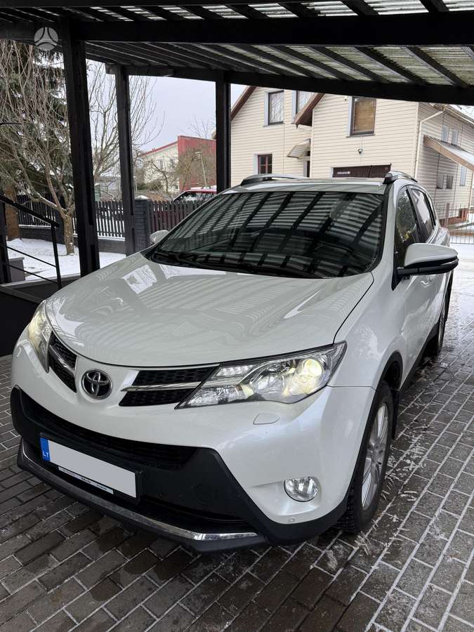 Toyota RAV4 - 1