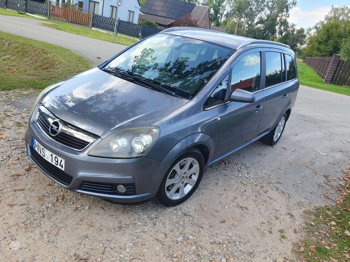 Opel Zafira - 1