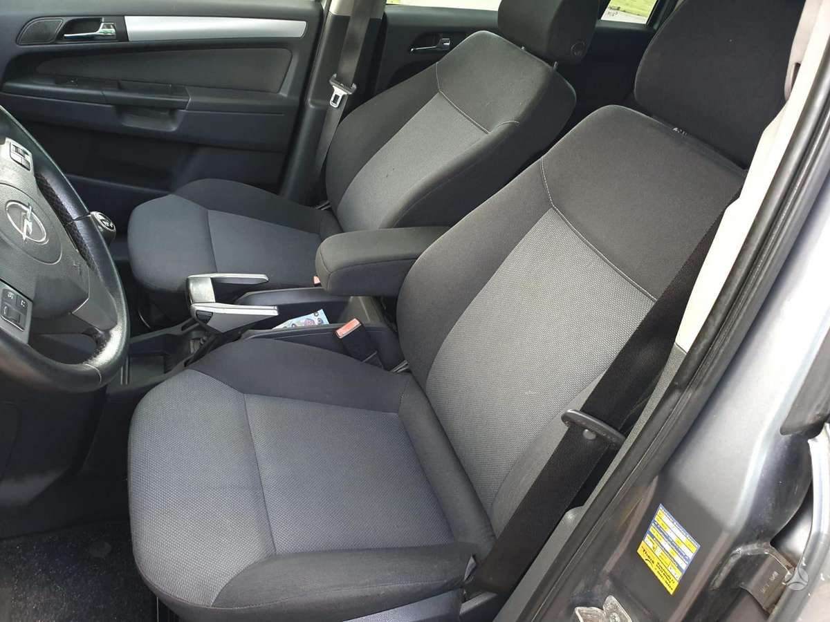 Opel Zafira - 9