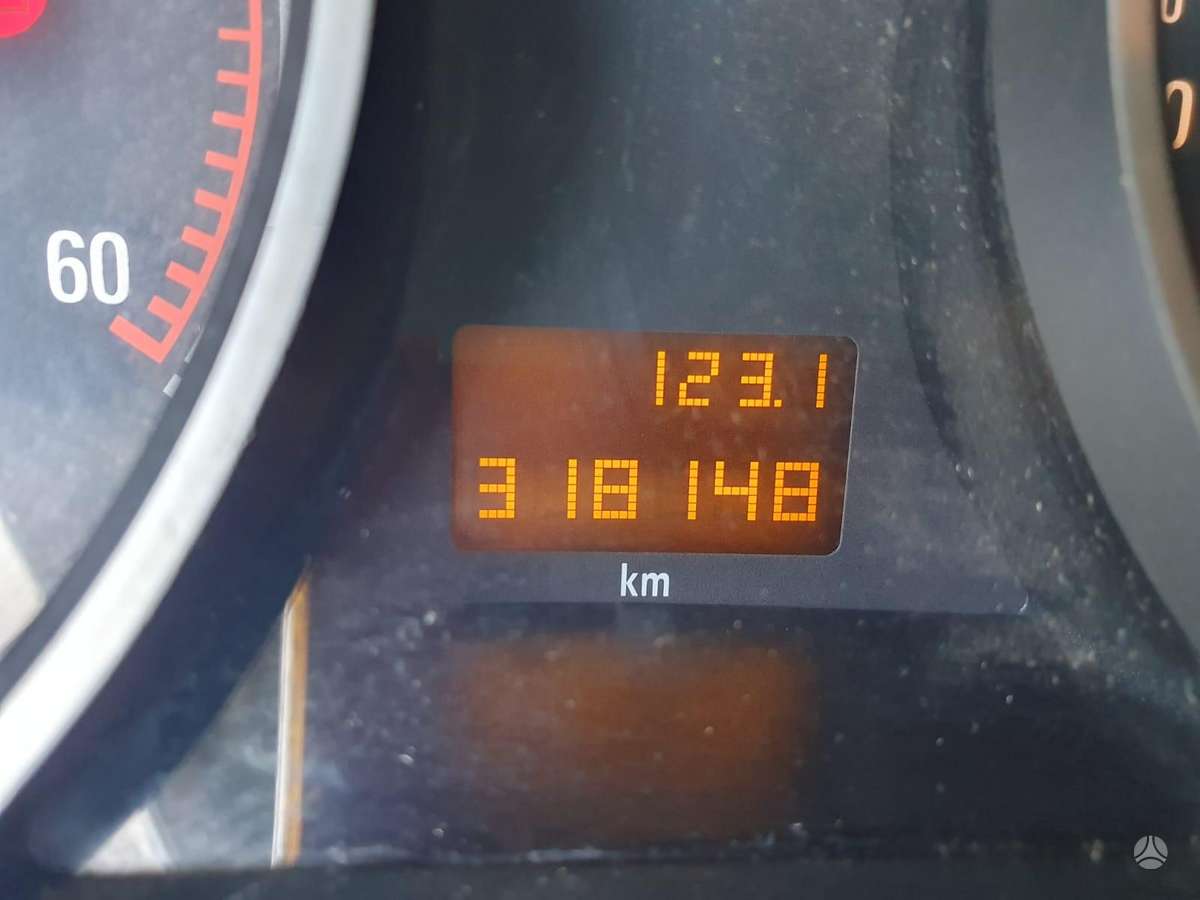 Opel Zafira - 10