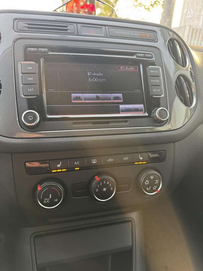 Volkswagen Tiguan - 12