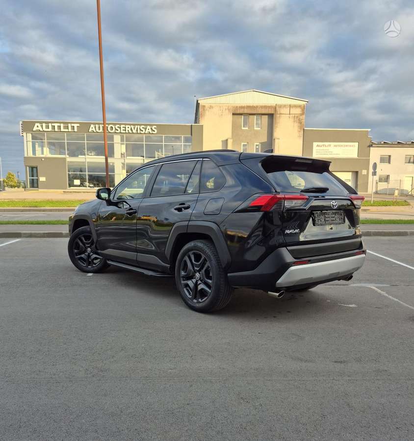 Toyota RAV4 - 6