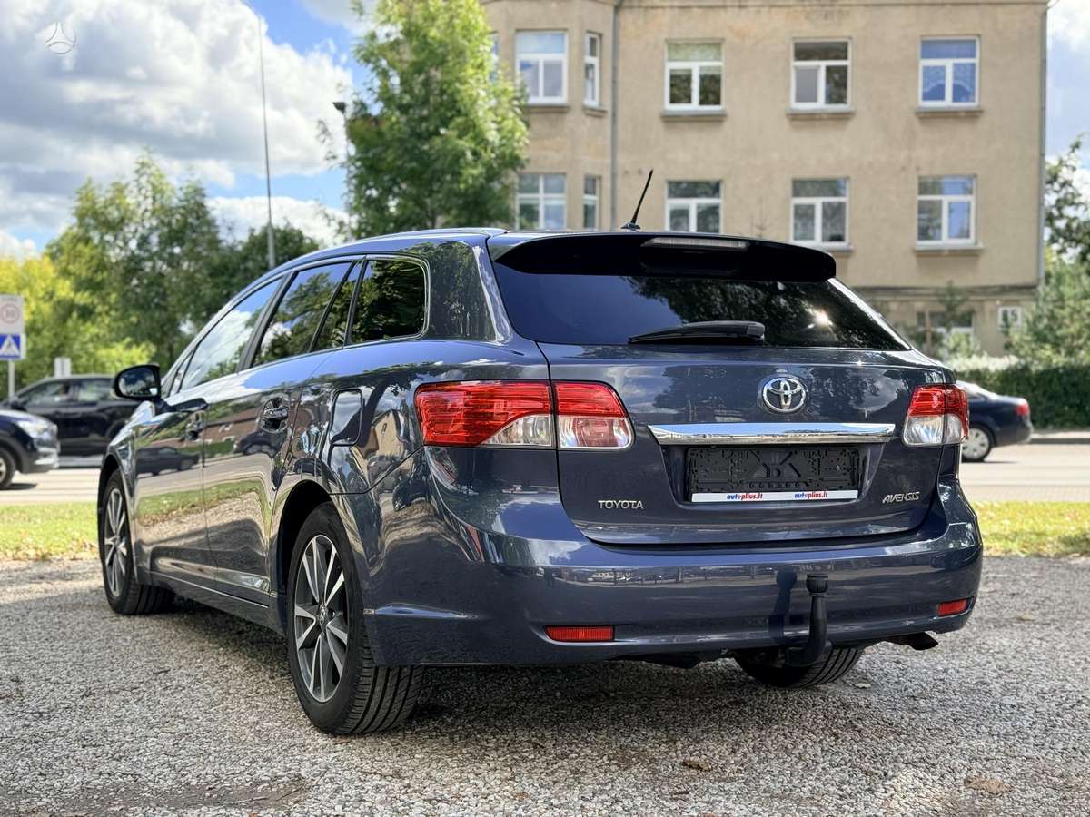 Toyota Avensis - 4