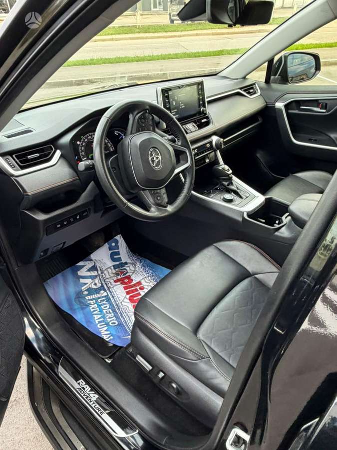 Toyota RAV4 - 9
