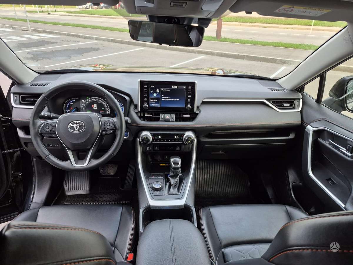 Toyota RAV4 - 10