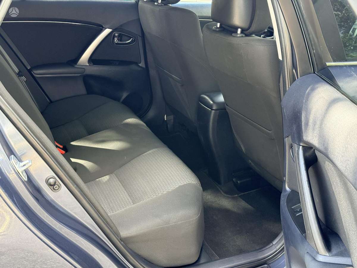 Toyota Avensis - 9