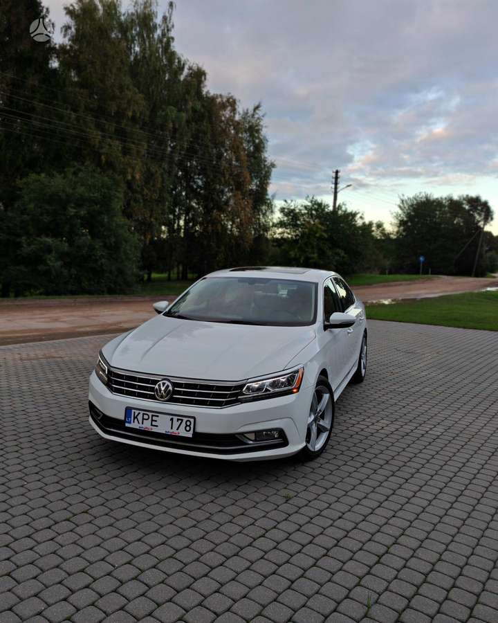 Volkswagen Passat - 2