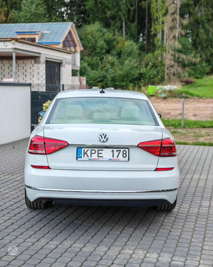 Volkswagen Passat - 7
