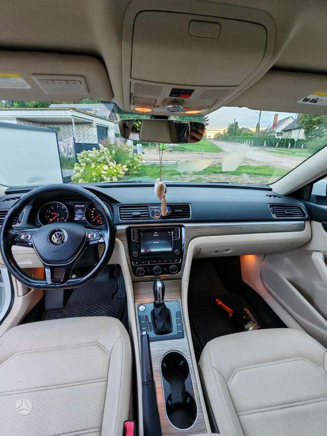 Volkswagen Passat - 9