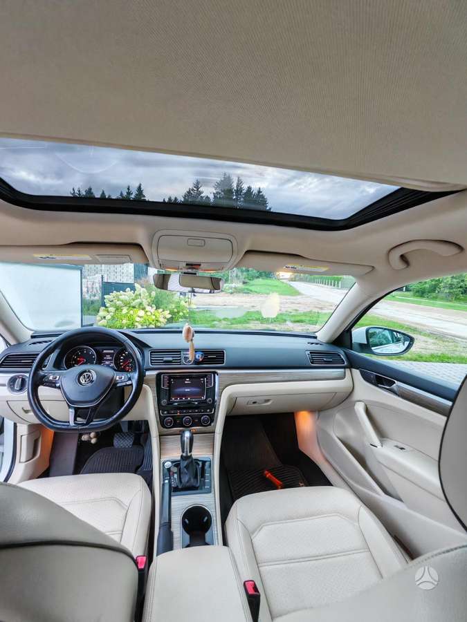 Volkswagen Passat - 10