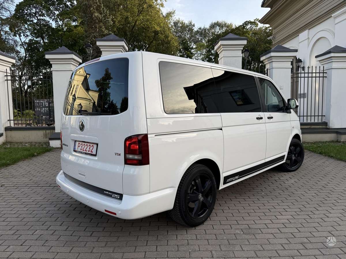 Volkswagen Multivan - 2