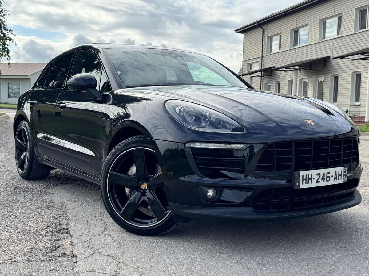 Porsche Macan - 1