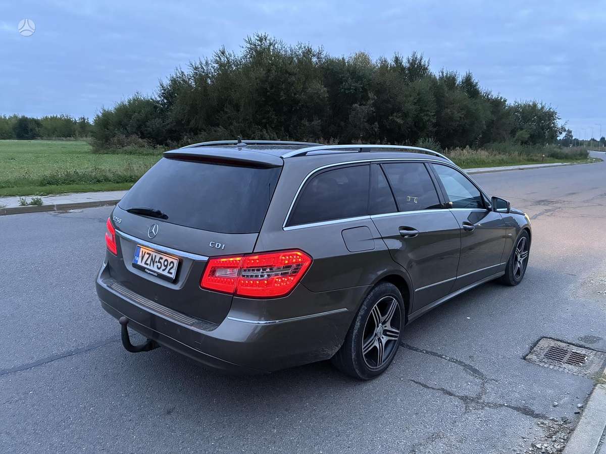 Mercedes-Benz E250 - 4