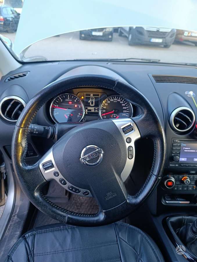 Nissan Qashqai+2 - 6