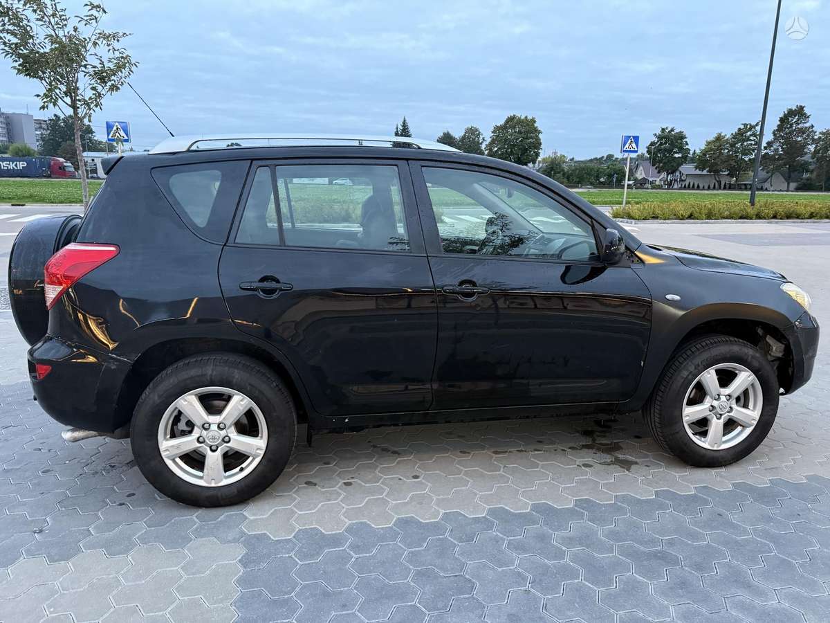 Toyota RAV4 - 7