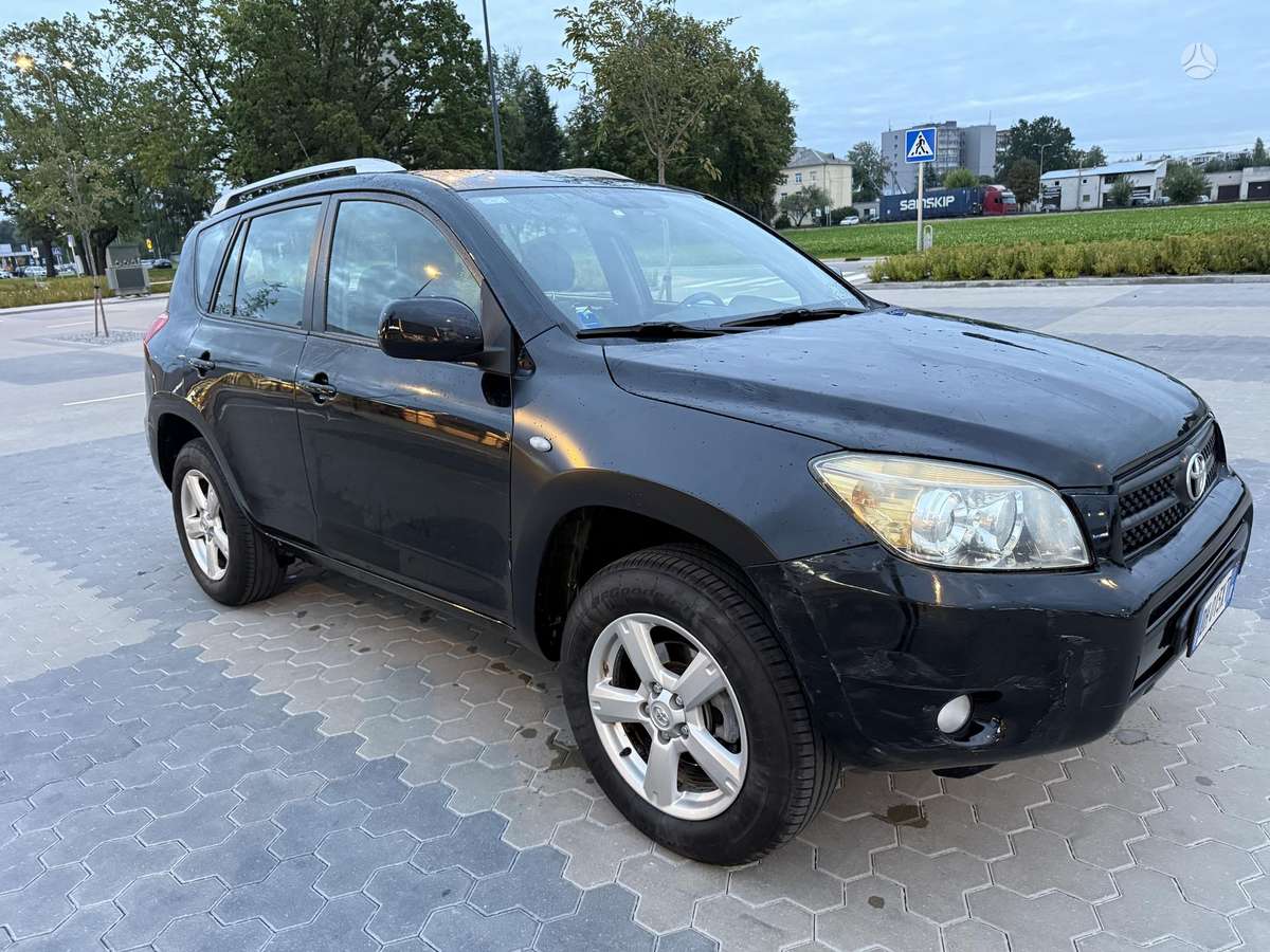 Toyota RAV4 - 8