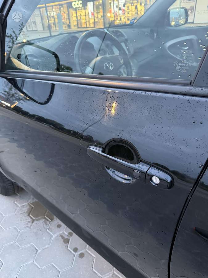 Toyota RAV4 - 9