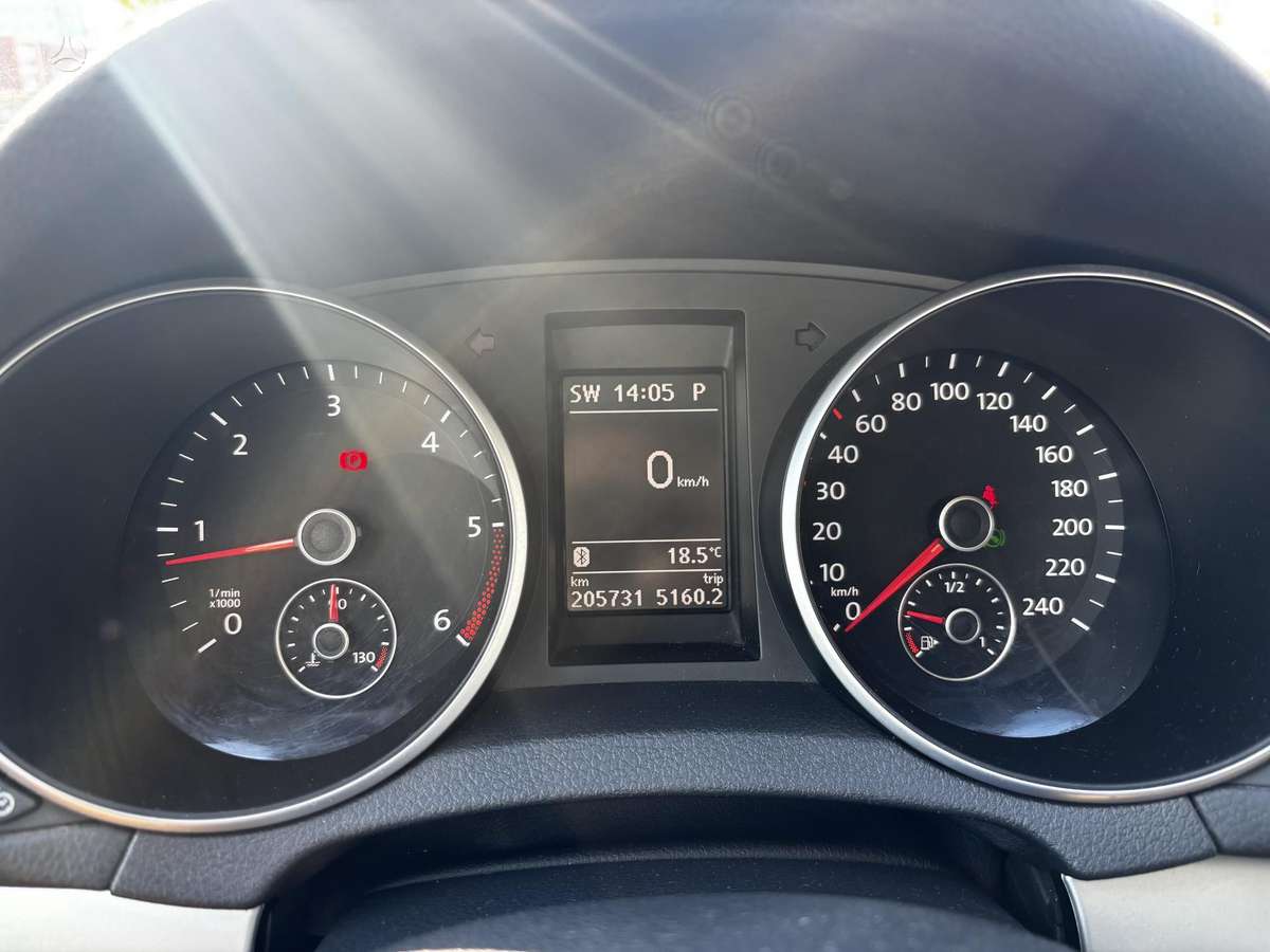 Volkswagen Golf - 10
