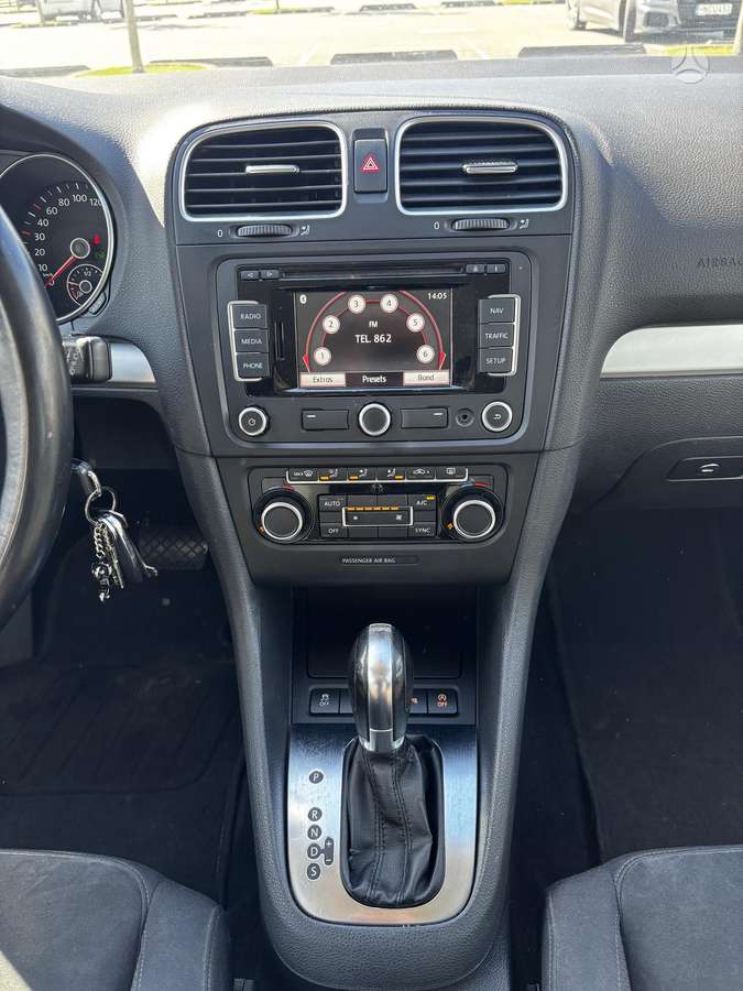 Volkswagen Golf - 11