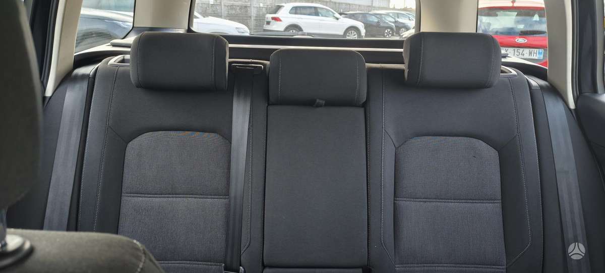 Volkswagen Passat - 8