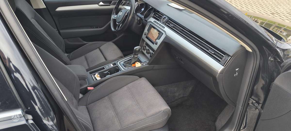 Volkswagen Passat - 11