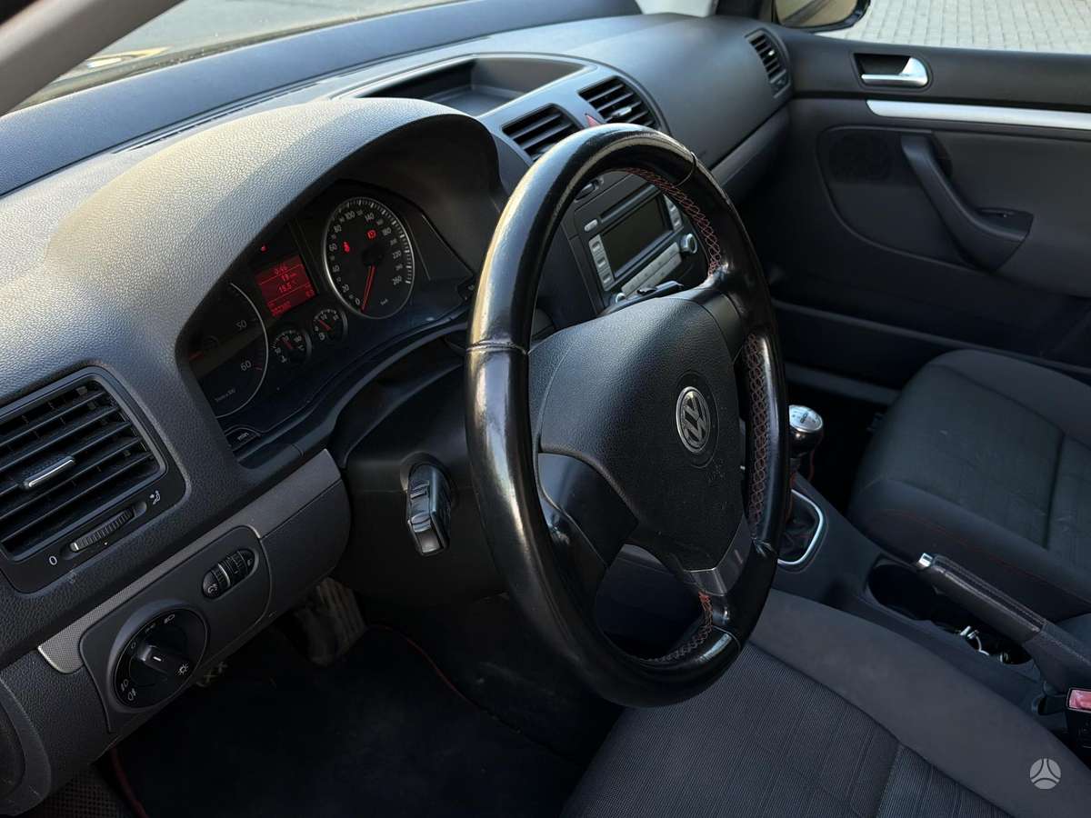 Volkswagen Golf - 9