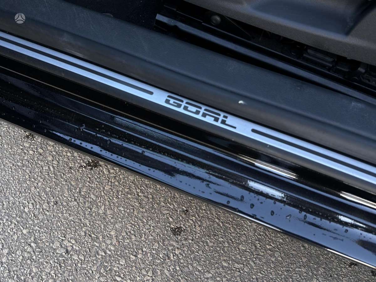 Volkswagen Golf - 10
