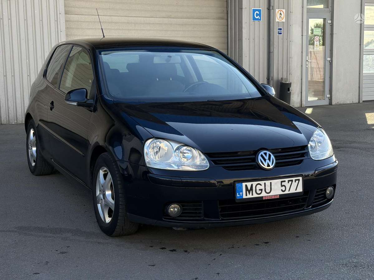Volkswagen Golf - 1