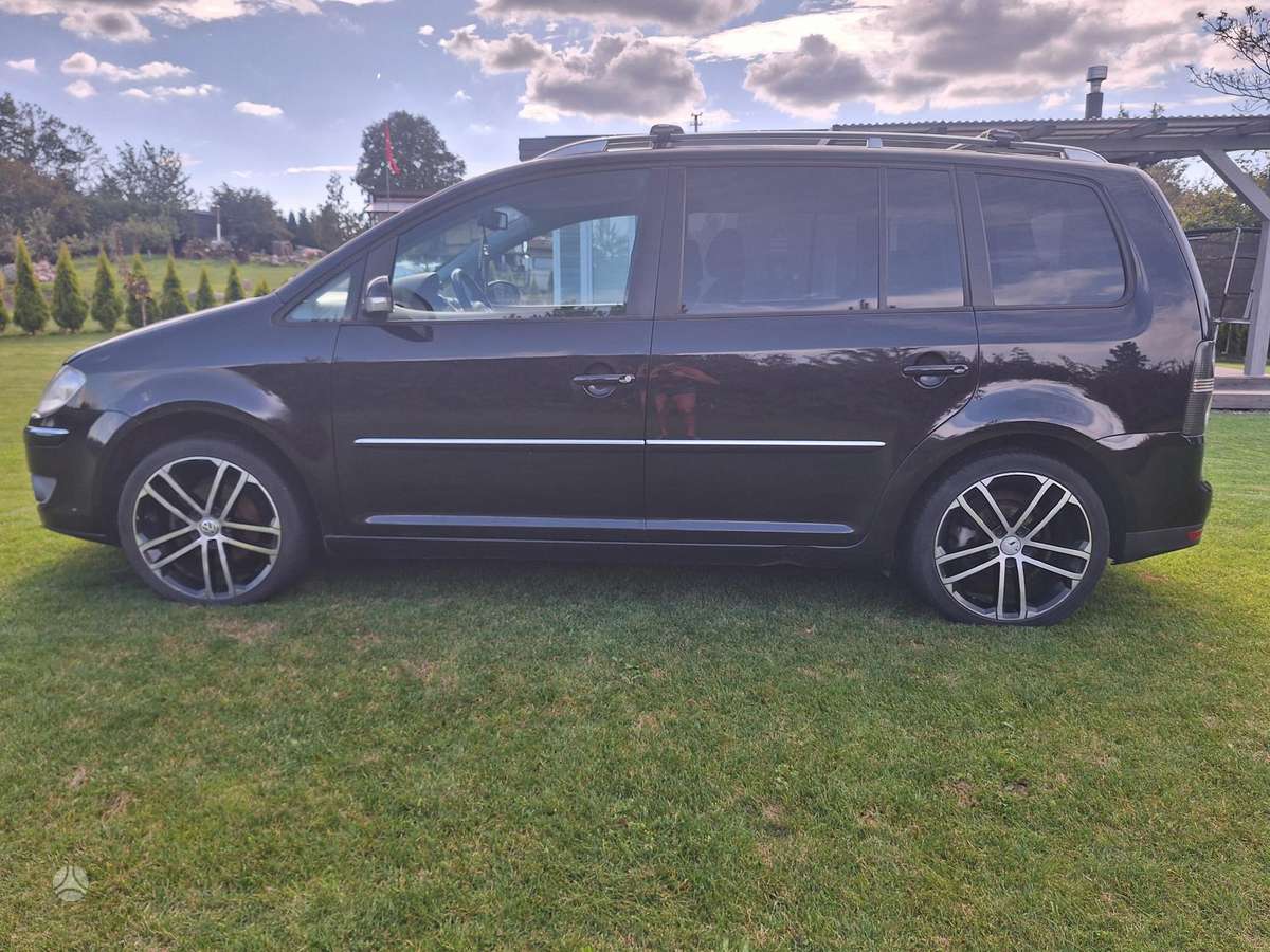Volkswagen Touran - 2