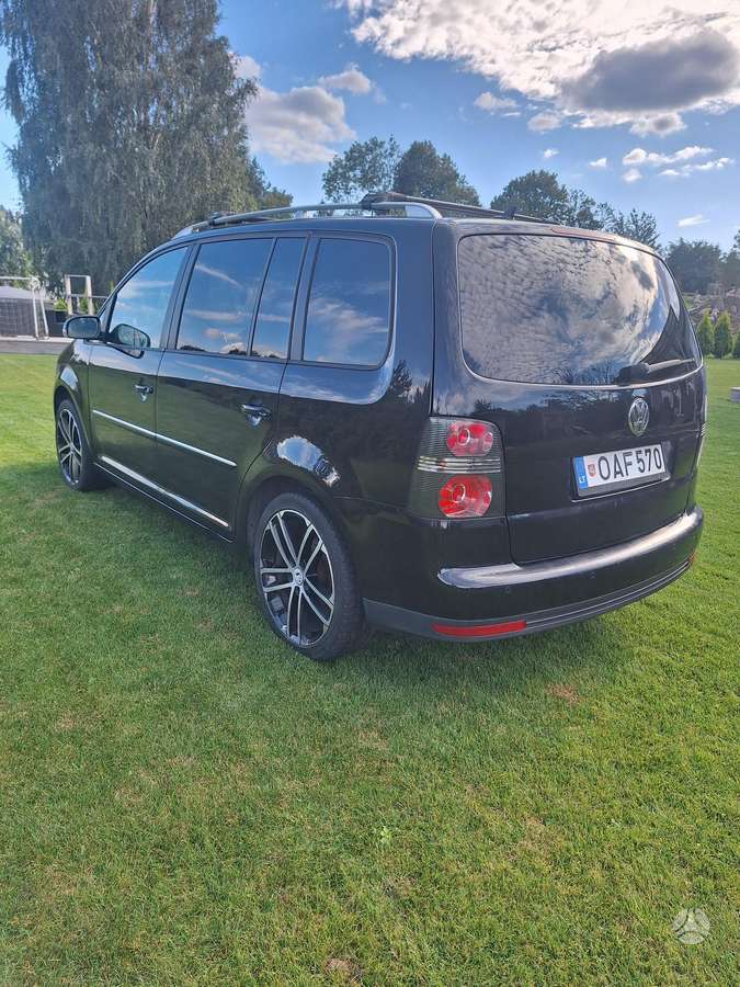 Volkswagen Touran - 3